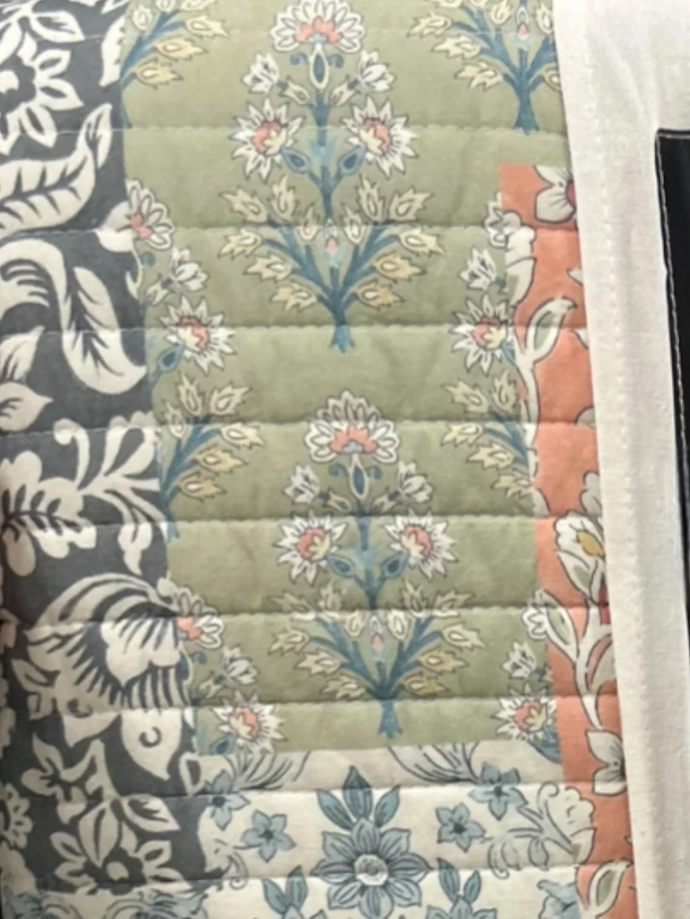 Rachel Zoe Multicolor Cotton Reversible Full/Queen Quilt Set 90”x90”
